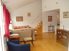 Charmante, helle und offen geschnittene Wohnung im Dachbodengeschoss eines histo Munich, Germany Loft Apartment in zentraler Lage Entire loft vacation rental 3669471