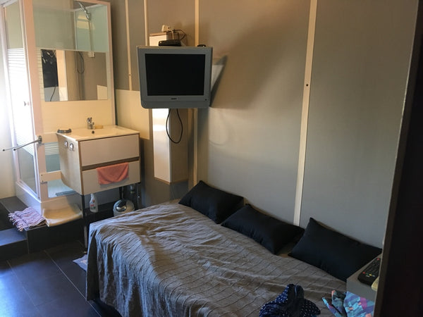 maison rénovation ressente  avec du charme et de la vie. axe stratégique qui des Bordeaux, France Petite chambre sympa 1 personne avec piscine Private room in home vacation rental 26356488