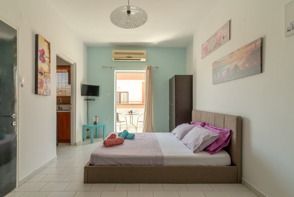 Beautiful and bright apartment,with a separate kitchen and bathroom, with a cozy  Lime Apartment Heraklion Entire rental unit vacation rental 26516495