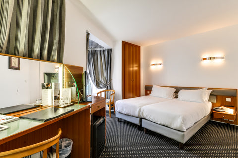 Bienvenue à la Villa Luxembourg, proche du Jardin du Luxembourg et de la Tour Mo Paris, France Tout un étage à louer près du Jardin du Luxembourg Room in aparthotel vacation rental 24387710