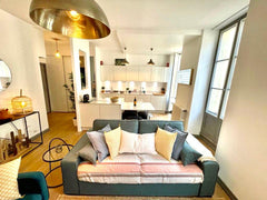 Beau 3 pièces en duplex climatisé, idéalement situé dans l'hyper centre pour séj Bordeaux, France Beau T3 Duplex climatisé dans le triangle d'or Entire condo vacation rental 48537750