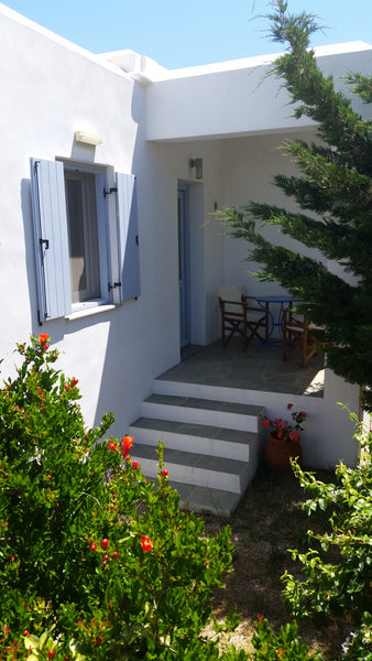 Studio 3 personnes en rez de chaussee avec climatisation, wifi, TV, coin cuisine Greece Studio 3 personnes rez de chaussee , grand jardin Entire rental unit vacation rental 18680703