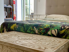 Chambre Bordeaux, est une chambre coté  cours de la maison, avec sa grande terra  Bordeaux- TANG Home Bordeaux Hyper Cente Private room in loft vacation rental 52130459