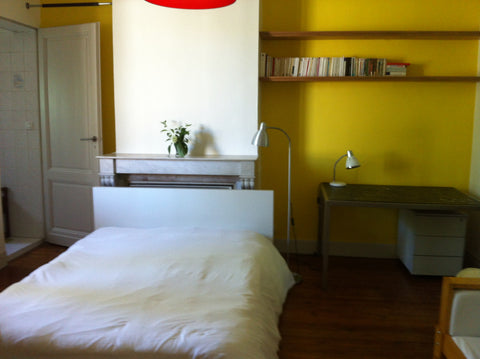 Dans  maison ancienne, une chambre avec  douche privée , petit déjeuner compris, Bordeaux, France Chambre  douche privée résidence principale Private room in home vacation rental 11297668