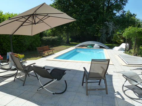 Two-roomed flat, comfortable , equipped kitchen, large garden with enclosed park Pessac, France maison cosy, grand jardin + piscine Entire home vacation rental 5233852