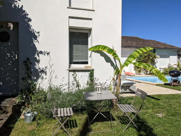 Chambre dans la tour de notre maison moderne.<br />Salle d'eau et wc indépendant Bordeaux, France Bordeaux découverte région,  fac médecine, tram A Private room in home vacation rental 5614426