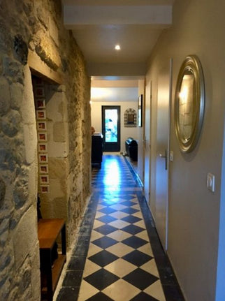 Modern stone townhouse located in Old Lormont (little Bordeaux Montmartre) with  Bordeaux, France Bordeaux, Maison moderne et familiale avec jardin! Entire townhouse vacation rental 45890678