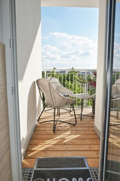 Das Apartment ist ruhig in einer begrünten Seitenstraße gelegen (kein Straßenlär  Universum Luxury Apartment Entire rental unit vacation rental 43568135