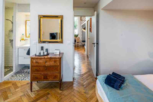 Petite maison confort de qualité, dans un cadre veroyant, idéale pour 2 personne Le Bouscat, France Parfaite petite maison,Bordeaux. Au pied du tram D Entire home vacation rental 35611733