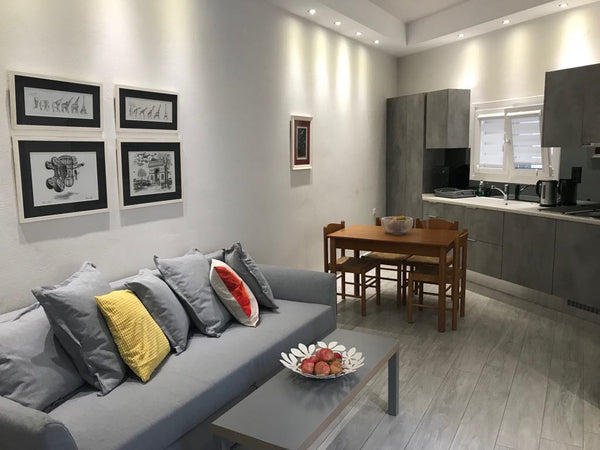 Molly's House apartment is located in the center of the city of Hermopolis, capi  Molly's House in Hermoupolis' center Entire rental unit vacation rental 30102729