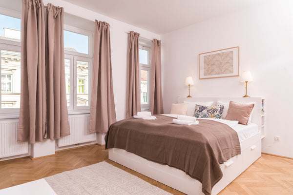 In the 16th district of Vienna, this bright and cheerfully decorated studio apar Vienna, Austria Heart of Ottakring Entire serviced apartment vacation rental 32564378