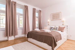 In the 16th district of Vienna, this bright and cheerfully decorated studio apar Vienna, Austria Heart of Ottakring Entire serviced apartment vacation rental 32564378