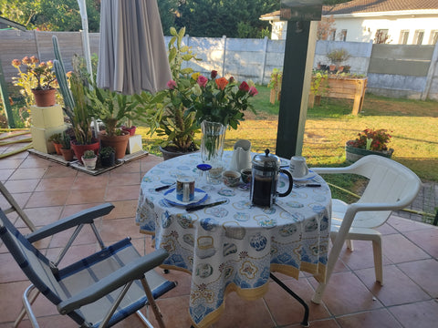 Dans un quartier très calme,  à deux pas des commerces, nous proposons 1 chambre  Ch au calme  petit déjeuner inclus Private room in home vacation rental 30100500