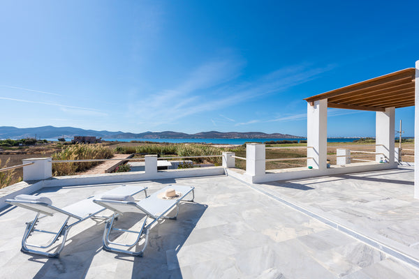 The private studio for 2 people is a traditional cozy cycladic house in a walkin  Traditional Studio very close to Kampos beach! Cycladic home vacation rental 30009167
