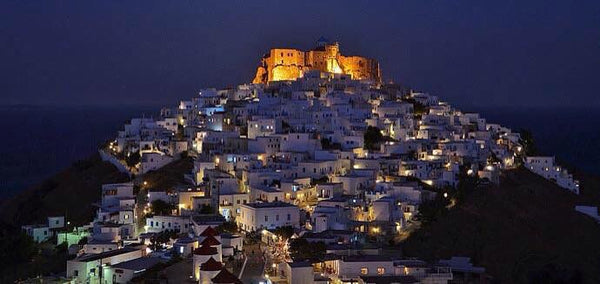 Ένα όμορφο στούντιο κοντά στη πλατεία της Χώρας, με τους οκτώ μύλους, και στη μα Athens, Greece Irida studio Entire home vacation rental 25850075