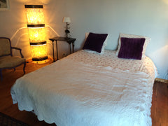 Trois chambres à l'étage dont une avec un lit pour deux personnes. Grande terras  chambres indépendantes dans belle maison au calme Private room in home vacation rental 18488352