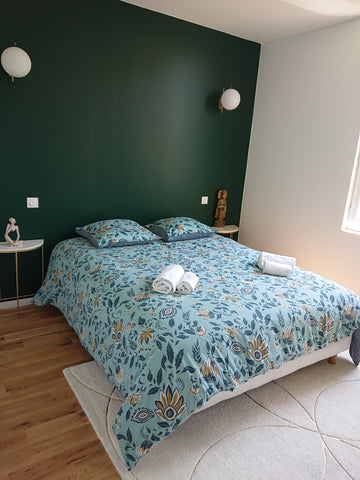 Adorable T2 refait à neuf dans le recherché  quartier des Chartrons, au 1er étag Bordeaux, France T2 calme et design quartier Chartrons à Bordeaux Entire rental unit vacation rental 50361192