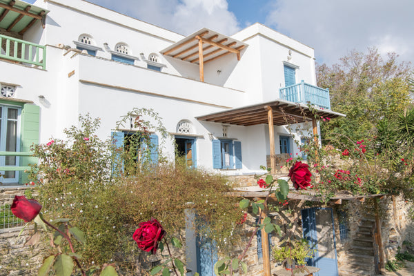 A traditional apartment with lots of character located in a quiet village. Its b  Tinos accommodation with tradition 