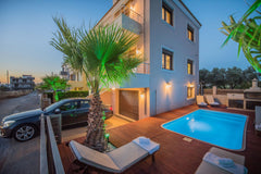 Luxury Villa 100m from the beach<br /><br /><b>The space</b><br />Villa pellina   Villa  Pellina   100 m from the beach.Private pool Entire villa vacation rental 23494451