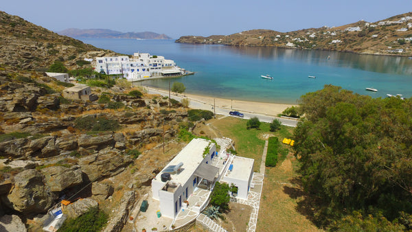 Traditional villa on the beach, large space/garden.  Sleeps six people, two bedr Greece Beach Villa Entire villa vacation rental 10914011