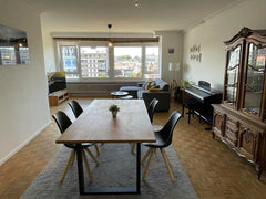 Vlakbij het centrum en toch rustig gelegen. Parking aan de overkant (mits extra  Ghent, Belgium Groot rustig appartement, parking aan de overkant. Entire condo vacation rental 654665763711155735