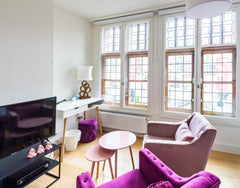 Antwerp old town  apartment biedt een accommodatie aan met een aparte keuken in  Antwerp, Belgium Antwerp Old town Apartment with a view! Entire rental unit vacation rental 31200155