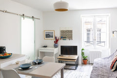 Magnificent one-bedroom apartment completely renovated in the heart of the "Char  Renovated Furnished Apartment in The Heart of The Entire rental unit vacation rental 569982682919687426