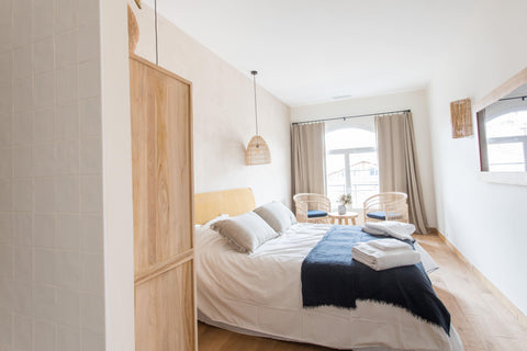 L'établissement les pénates bordelaises est une chambre d'hôte chez l'habitant e Paris, France Suite Pénate 3 - chambre d'hôte les pénates bordel Private room in bed and breakfast vacation rental 597467857236666061