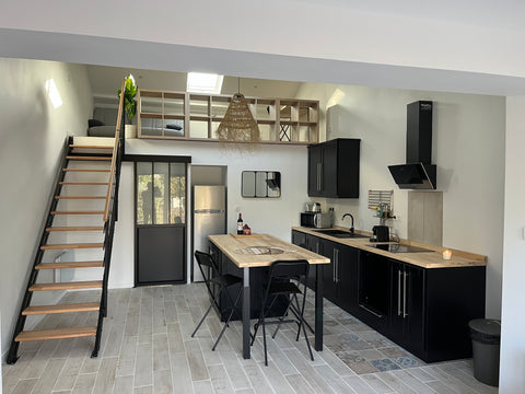 Détendez-vous dans ce logement calme et élégant offrant toutes les commodités: j Bordeaux, France Agréable maison de ville au porte de Bordeaux. Entire townhouse vacation rental 53331884