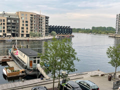 Læn dig tilbage, og slap af i denne rolige og stilfulde bolig, med fantastisk ud Copenhagen, Denmark Boheme-lejlighed med udsigt over havnen og altan Entire condo vacation rental 664399281568555404