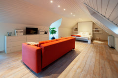 Deze charmante accommodatie heeft een heel grote slaapkamer die stijlvol is inge Ghent, Belgium Ruime landelijke zolderkamer. Ontbijt mogelijk Private room in bed and breakfast vacation rental 670717675900521850