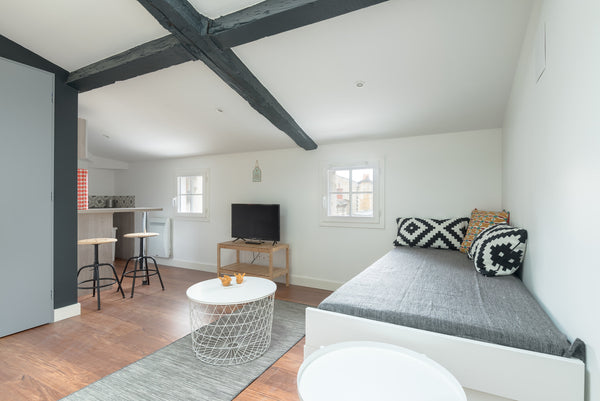 Heat and bright studio of 27sq near Sainte-Catherine street for 2p<br /><br /><b  15 Heat and bright studio near Sainte-Catherine Entire rental unit vacation rental 39381918