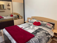 Ce logement est proche de tous les sites et commodités, Bus et Tram B en face, l Pessac, France T2 au grand feu du CHU Entire home vacation rental 708621772689498081