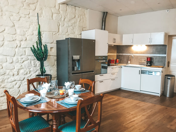 Come and enjoy this magnificent renovated apartment, all comfort and equipped, i Bordeaux, France 2 Rooms - Beautiful and Comfortable apartment Entire rental unit vacation rental 48086750