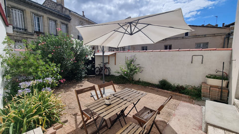 Oubliez vos soucis dans ce logement spacieux et serein.<br /><br />Cette charman Bordeaux, France Maison  Bordeaux + jardin - 4 pax - Parc Rivière Entire townhouse vacation rental 605149802152350741
