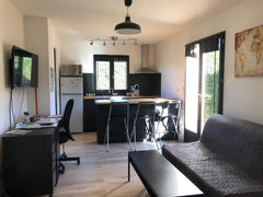 Studio lumineux totalement indépendant,tout à côté de  notre maison,avec entrée  Bordeaux, France Studio de plain pied proche Bordeaux -centre ville Private room in home vacation rental 25795451