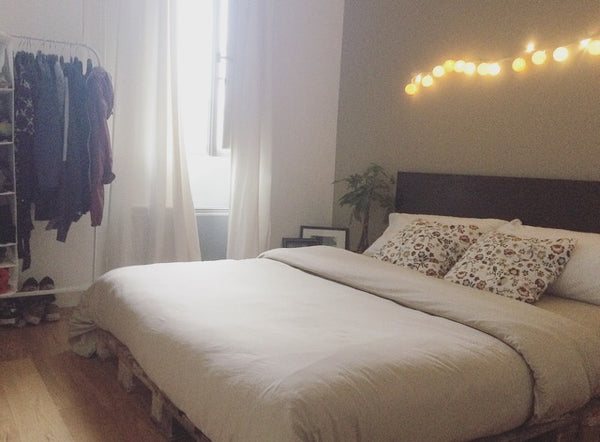 Vous apprécierez cet appartement spacieux et sa chambre cosy avec une vue sur la Bordeaux, France Chambre au coeur des chartrons Private room in rental unit vacation rental 17568377