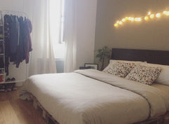 Vous apprécierez cet appartement spacieux et sa chambre cosy avec une vue sur la Bordeaux, France Chambre au coeur des chartrons Private room in rental unit vacation rental 17568377