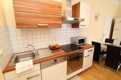 Luxury apartment with 3 bedrooms, 2 bathrooms, 2 toilets, 1 living room with a s Vienna, Austria 3BR- KLIMT Apartment for 8 people Entire rental unit vacation rental 1589958