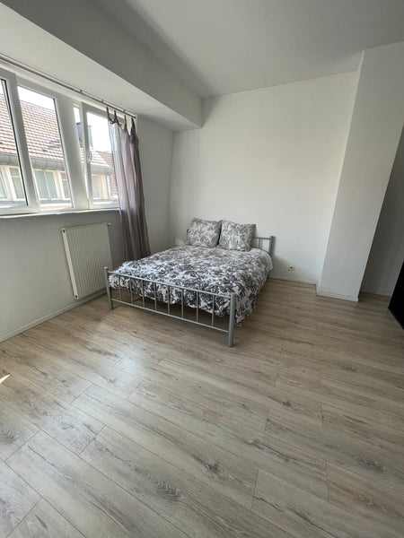 Mon logement est proche du Woluwe Shopping Center et du Parc Georges Henri. <br   Appartement de 2 chambres dans un quartier calme Entire rental unit vacation rental 693907076188570893