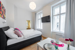 Wonderful opportunity to stay in our lovely centrally located apartment. Butterc  Buttercup Apartment Entire rental unit vacation rental 37585719