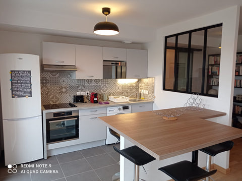 Appartement spacieux et lumineux à 20mn de Bordeaux. Au troisième étages d'un im Bordeaux, France Superbe appartement avec balcon filant Entire rental unit vacation rental 593295697169896742