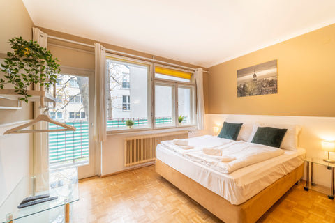 A large room for your own use with all facilities you need (bathroom and practic Vienna, Austria Beautiful Apartment in the middle of the Center Entire rental unit vacation rental 39970114