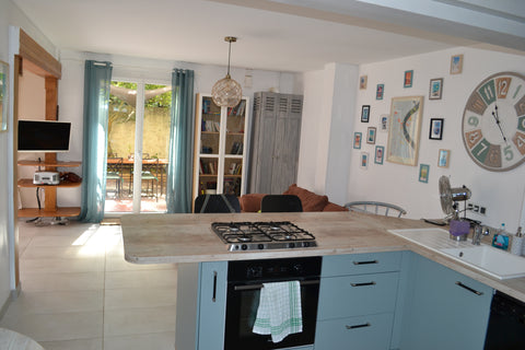 Entre terre et mer !<br />Tel est l'esprit que nous avons souhaité donner à cett Bordeaux, France Charmant loft et sa cour, ambiance bord de mer Entire townhouse vacation rental 44317570