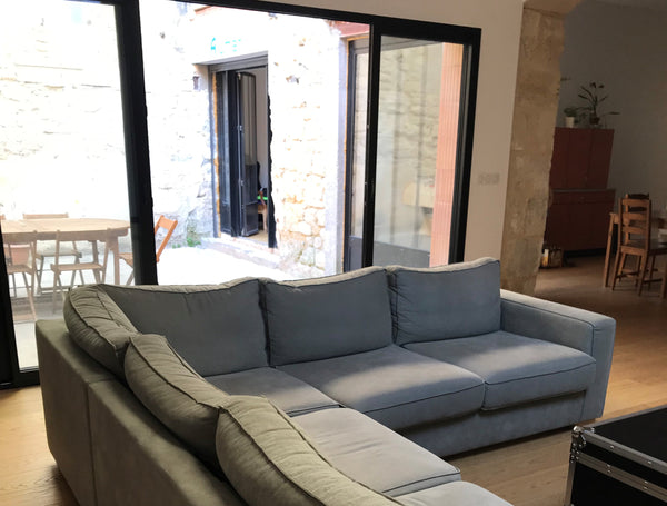 Large flat ground floor with 1 bedroom and large yard in a stone building with g Bordeaux, France Large flat 90m2 Terrace + Garage - Chartrons Entire townhouse vacation rental 36789202