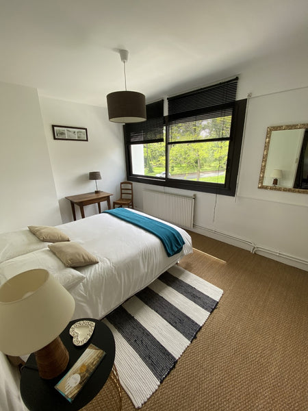 Vous serez logés dans une chambre agréable au 1er étage d'une maison avec jardin Mérignac, France MERIGNAC Centre Jardin+ chambre & p'tit dejeuner Private room in home vacation rental 658500931104533001