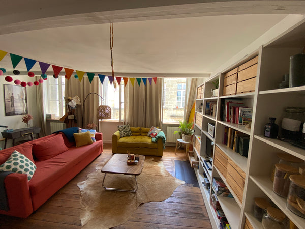 Simplifiez-vous la vie dans ce logement paisible et central.<br />Au cœur des Ch Bordeaux, France Appartement de charme au cœur des Chartrons Entire rental unit vacation rental 656288738995668502