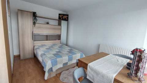 Chambre privé dans appt au 4eme étage. Tram À (arrêt iris) au pied du bâtiment.  Bordeaux, France Chambre, parking free, vue sur Bordeaux Private room in condo vacation rental 33855574