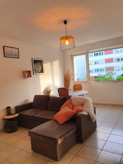 App. Lumineux en hyper centre.<br />2 min à pied du tram, proche de l'aéroport.< Bordeaux, France Merignac T3 hyper centre calme. Entire rental unit vacation rental 615131555824992891