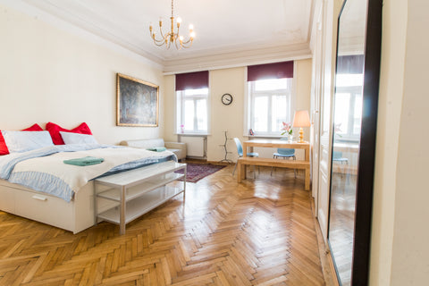 Are you looking for a nice apartment in Vienna? <br />Then you are exactly right  ELEGANT, STYLISH STUDIO IN THE HEART OF VIENNA! Entire rental unit vacation rental 43879498